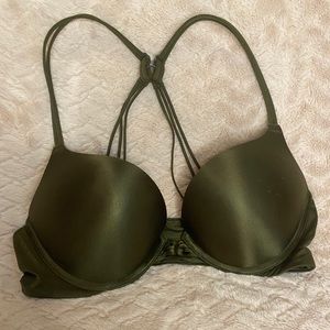 Victoria’s Secret bombshell bra